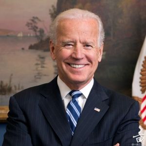 Joe_Biden_official_portrait_2013_cropped.jpg