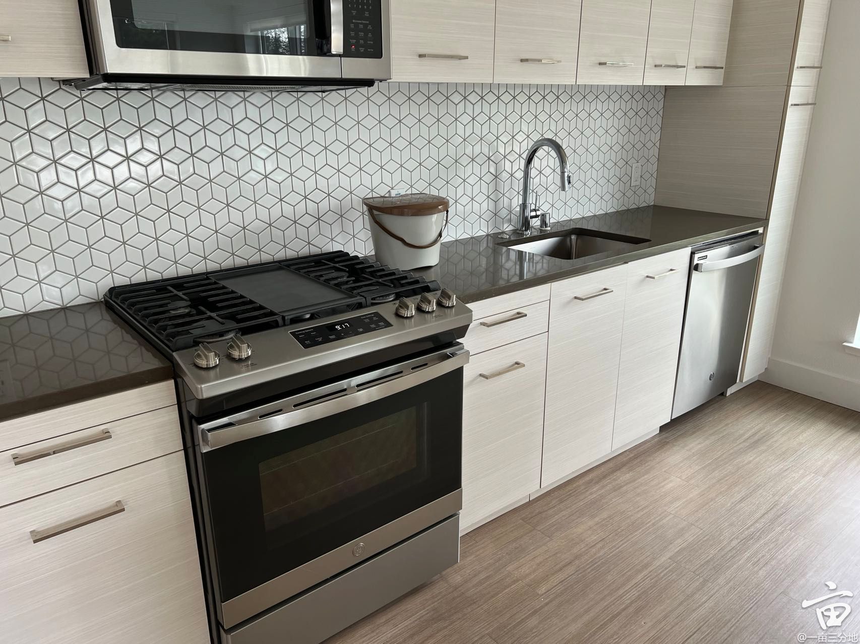 Sunnyvale的Savoy Apartment找2b2b室友一亩三分地 租房广告找室友版