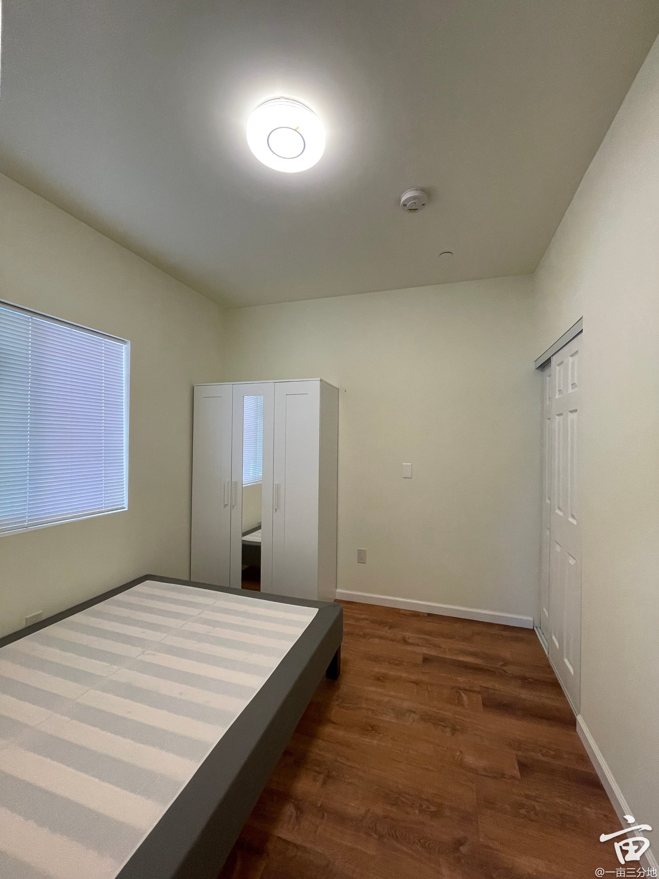 1_bedroom.jpg