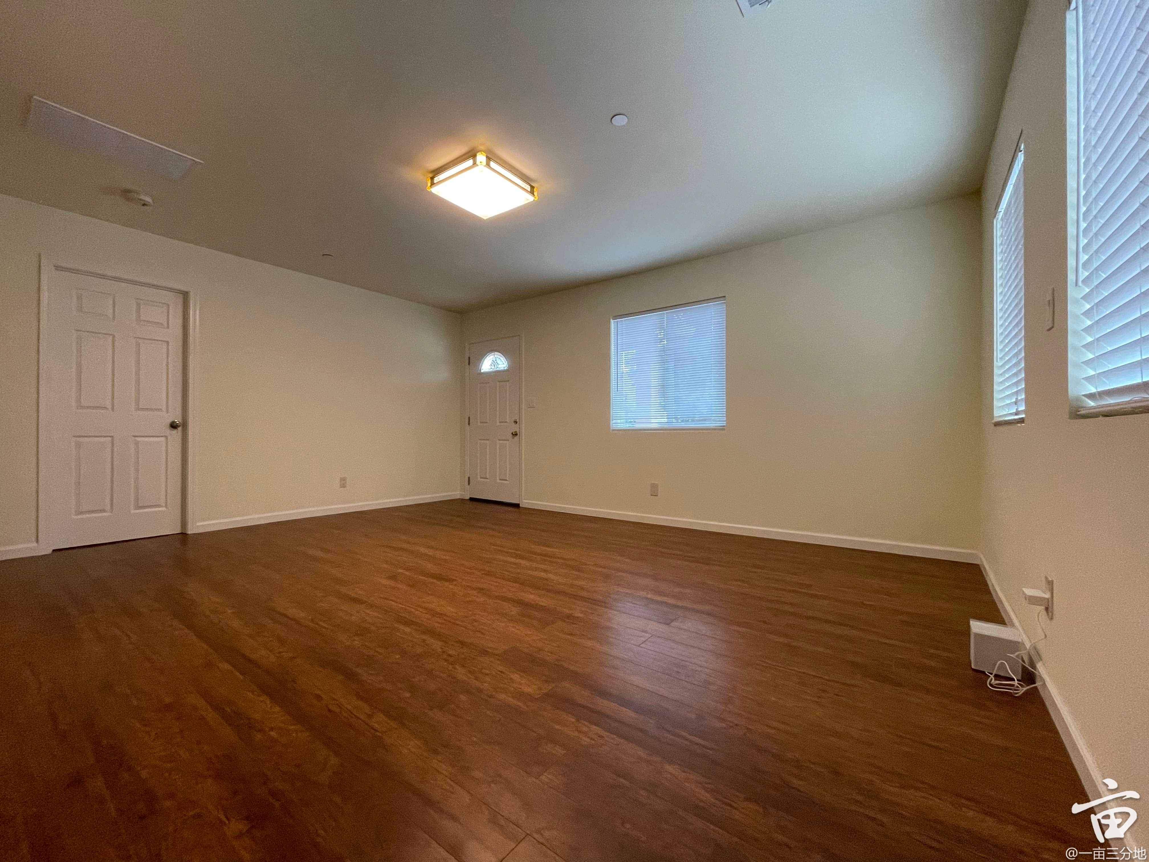 1_living_room.jpg