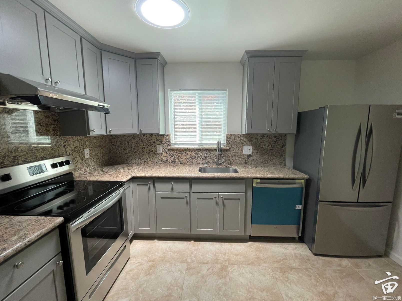 2_kitchen.jpg