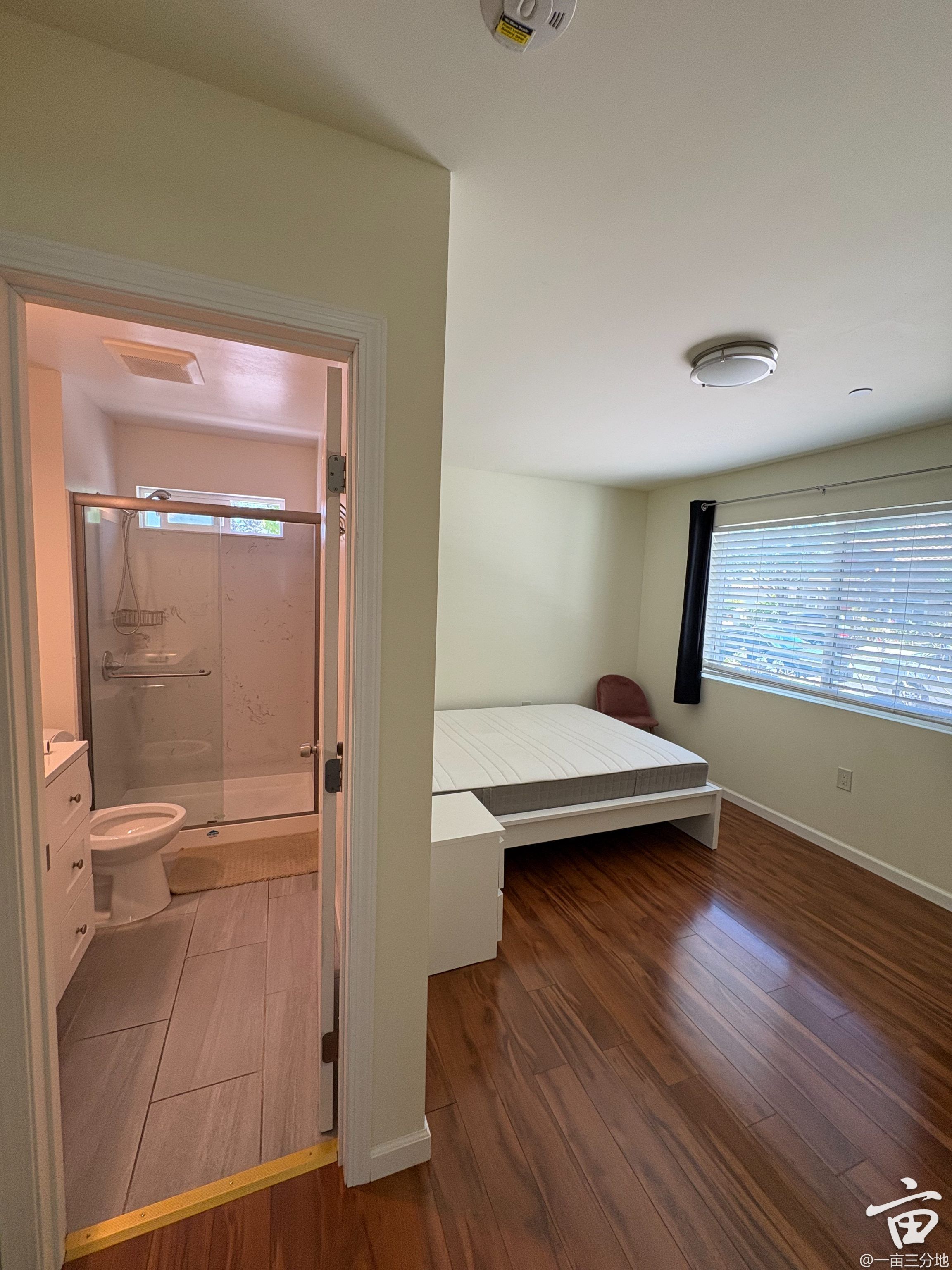 3_bedroom1-a.jpg