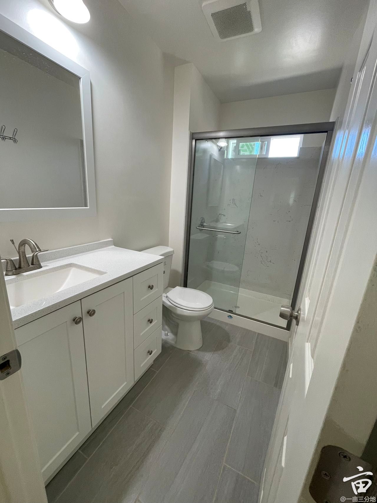 5_bathroom1.jpg